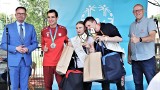 Powiatowy Mityng w Biegach Przełajowych Olimpiad Specjalnych w Jędrzejowie. Nagrodzono dwóch Sportowców Roku. Zobacz zdjęcia