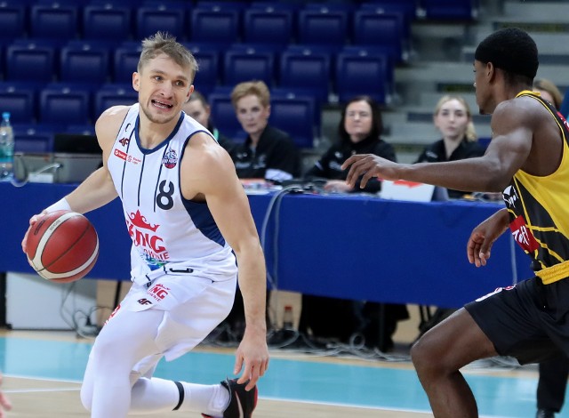 Filip Matczak zdobył 15 punktów jako zmiennik w meczu z Basketem Brno.