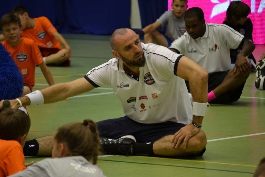 Marcin Gortat Camp 2015: Polski koszykarz z NBA prowadził treningi w Rumi [ZDJĘCIA]