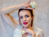 Edyta Herbuś, tancerka i aktorka z Kielc debiutuje w biznesie! Stworzyła markę markę Her By Love, oferuje wyjątkowe świece [ZDJĘCIA]
