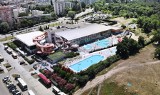 Rozbudowa wrocławskiego Aquaparku dobiega końca. Nowe baseny i plaża, a także wejście i parkingi (ZOBACZ)