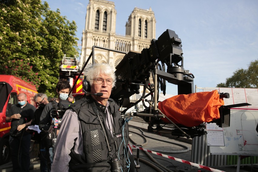 Triumf odwagi strażaków i modlitwy wiernych. Widowiskowy film "Notre-Dame płonie" w kinach od 19 sierpnia 