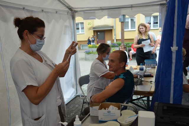 Na „Akcję promującą szczepienia przeciw Covid-19 w gminie Bytów”  zabezpieczono 600 szczepionek firmy Johnson & Johnson.