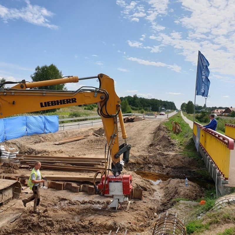 Starosta sprawdzał, jak idzie budowa dróg w powiecie (zdjęcia)