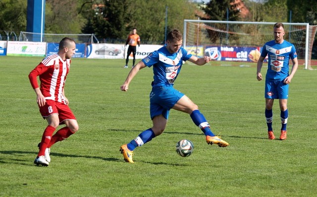 W meczu 24. kolejki III ligi Wda Świecie przegrała z Ostrovią Ostrów Wielkopolski 0:2 (0:0). Bramki strzelili Michał Giecz i Łukasz Wiącek.