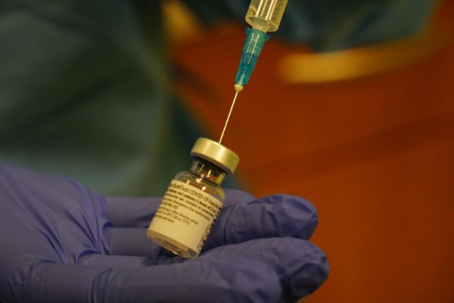 W poniedziałek o godzinie 6.40 do Polski dotarła kolejna dostawa szczepionek przeciwkwo koronawirusowi.