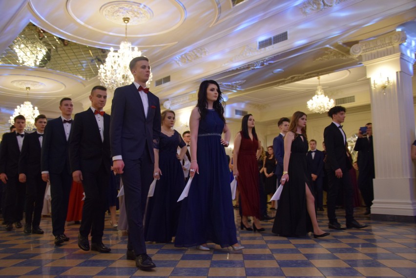 Studniówka 2019 Bal LO Mońki w Dworze Czarneckiego [ZDJĘCIA, WIDEO]