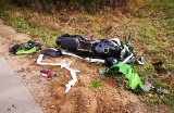 Krzywińskie. Motocykl zderzył się z ciągnikiem rolniczym (zdjęcia)