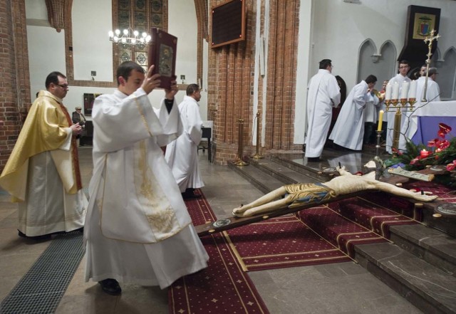 Krzyż wrócił do katedry w Koszalinie.