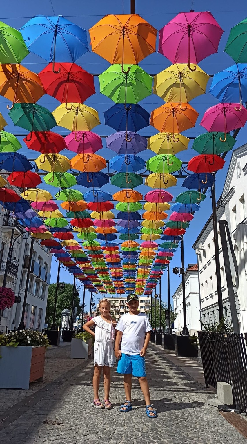 Parasolki zniknęły z Kilińskiego w Białymstoku. Mieszkańcy i turyści robili sobie selfie przez kilka miesięcy (zdjęcia) 