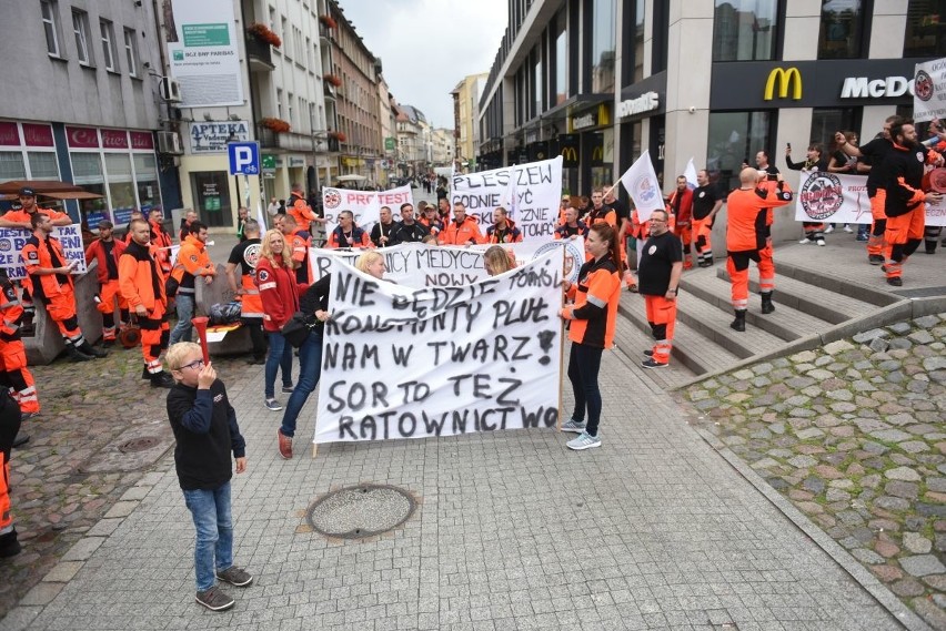 Protest ratowników medycznych w Poznaniu