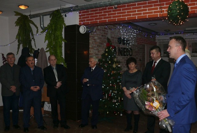 Poseł Michał Cieślak (z prawej) zorganizował spotkanie świąteczno-noworoczne we Włoszczowie.