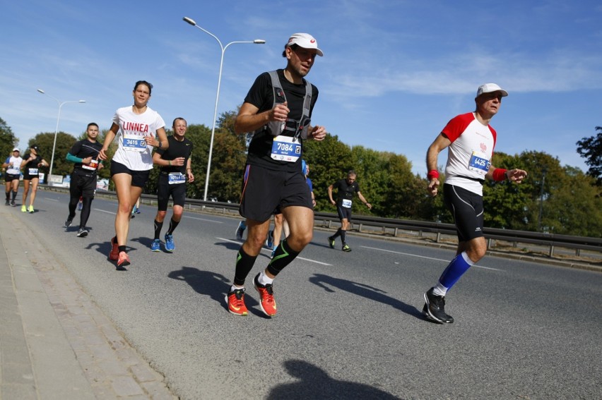 Uczestnicy Maratonu Warszawskiego 2018. Więcej zdjęć...