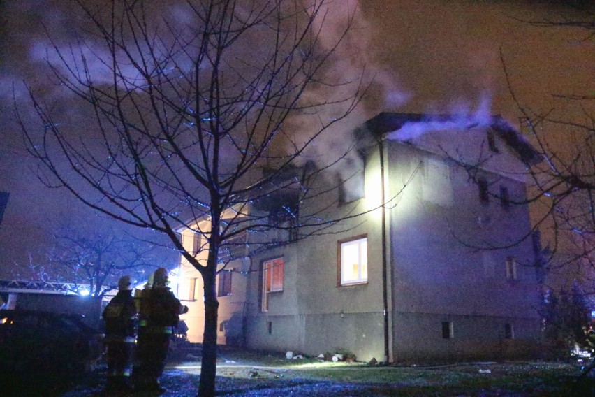Nocny pożar domu pod Wrocławiem [ZDJĘCIA]                