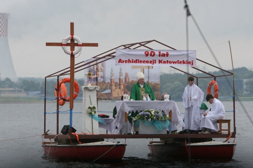 Msza na wodzie i skandaliczny stan ośrodka Koga Kotwica