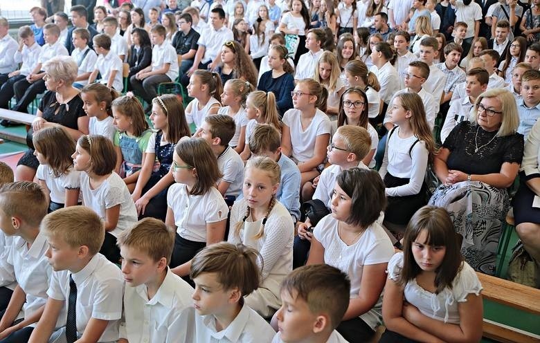 Kraków. Wakacje z konkursami na dyrektorów szkół. Oburzenie wśród związkowców i rodziców