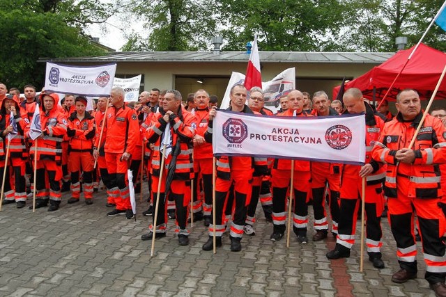 Protest ratowników medycznych zorganizowany pod koniec maja w Rzeszowie.