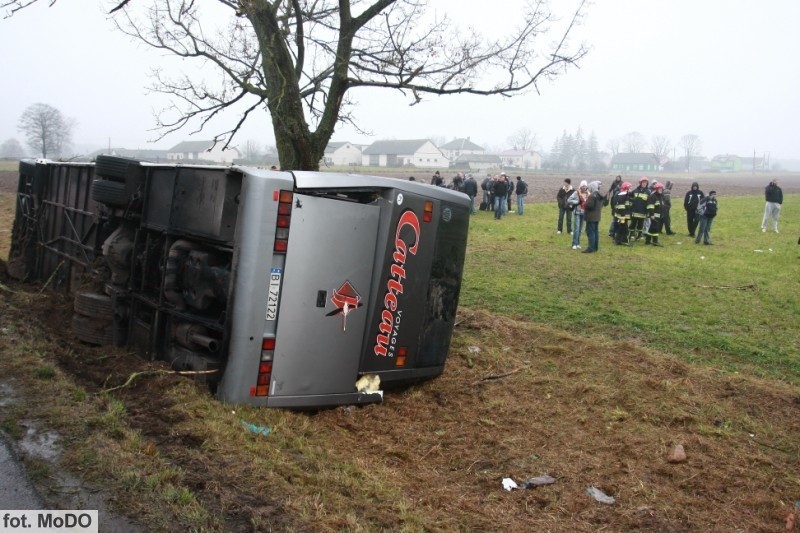 JAGA: wypadek autokaru