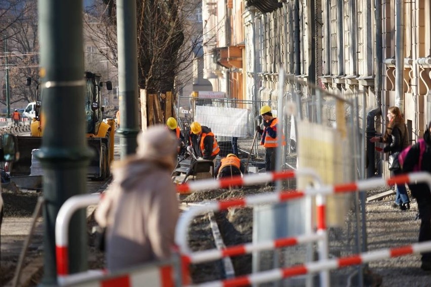 Remont ulicy Dunajewskiego z dwutygodniowym poślizgiem [ZDJĘCIA]