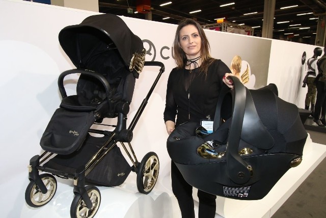 Zestaw wózków marki Cybex, projektowany przez Jeremy’ego Scotta, jest najdroższym produktem na wystawie Kid’s Time. Kosztuje 12 tysięcy złotych.