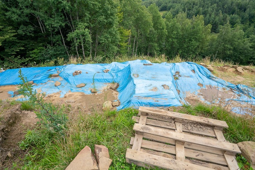 Maszkowice. Archeolodzy powrócili na Górę Zyndrama. Odkopują fragmenty tajemniczej warowni [ZDJĘCIA]