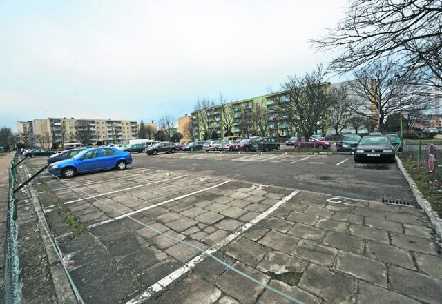 Większość wnioskujących chce, by w spornym miejscu powstał parking z jedną kondygnacją podziemną i jedną nadziemną