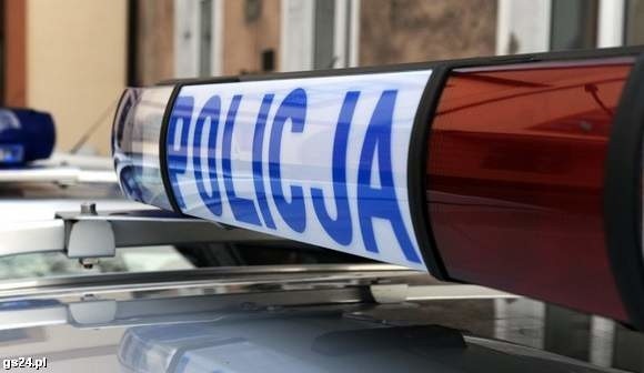 Policja zatrzymała w Szczecinie dwie osoby, które włamywały się do auta.