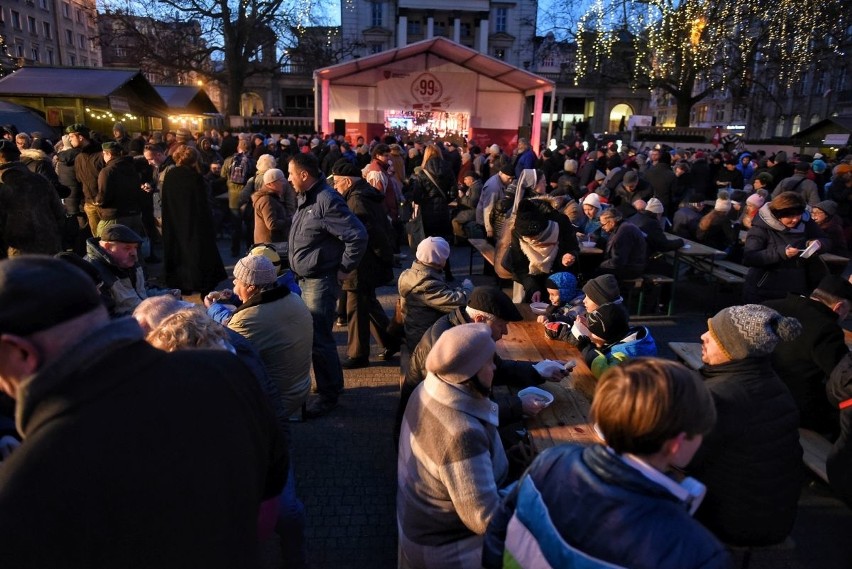 Obóz powstańczy na placu Wolności w Poznaniu