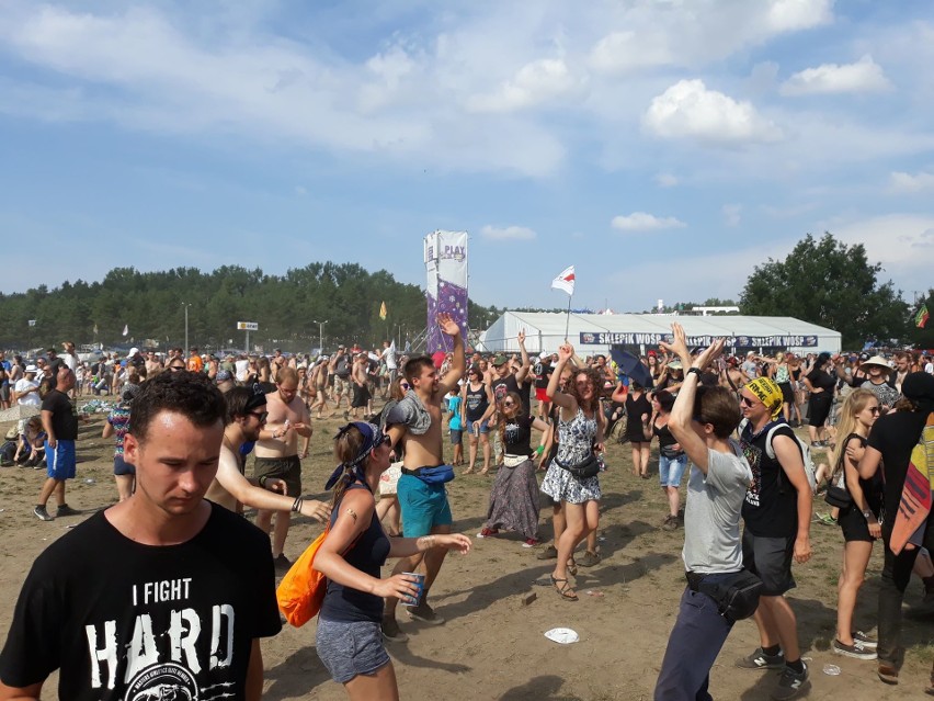 Rozpoczął się festiwal Pol'And'Rock. Czyli Przystanek Woodstock. Zobaczcie ZDJĘCIA z pola