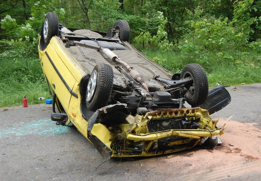 Wypadek w Piaśnicy. W zderzeniu 3 samochodów, ranne zostały 2 osoby [ZDJĘCIA]