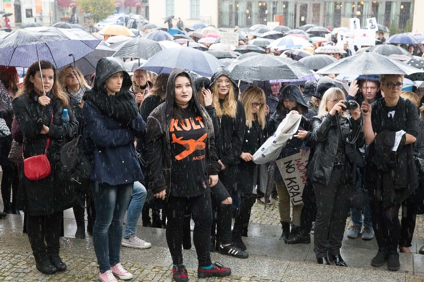 Czarny Protest w Białymstoku. Chcą mieć prawo wyboru [ZDJĘCIA]