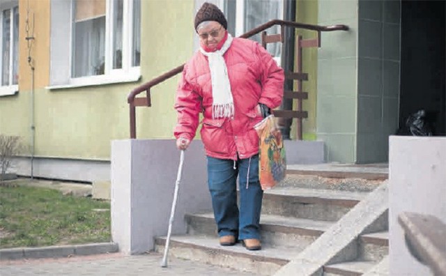 Z auta korzystało sporo osób, bo w czasie jednego kursu w samochodzie jechało nawet kilka osób - opowiada Jadwiga Synowiec, 78-latka ze Słupska.