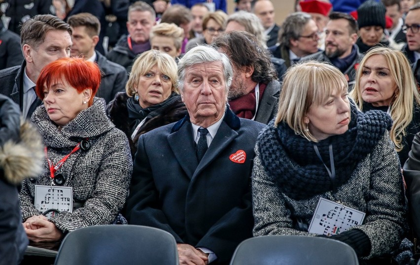 Politycy, samorządowcy, społecznicy na pogrzebie prezydenta Gdańska. 3,5 tysiąca osób w Bazylice Mariackiej!  