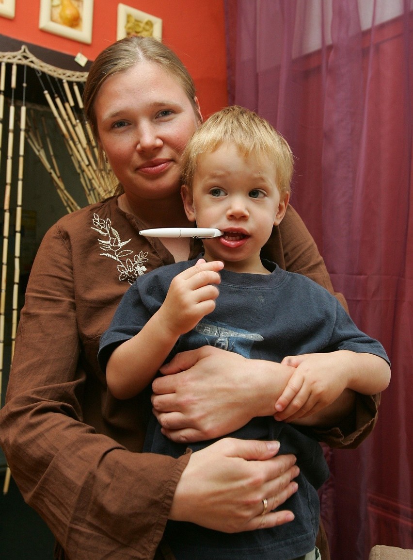 Agnieszka Kropidło (na zdjęciu z dwuletnim synem Olkiem)...