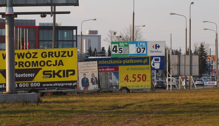 Elementy szpecące przestrzeń i zakłócające jej charakter...