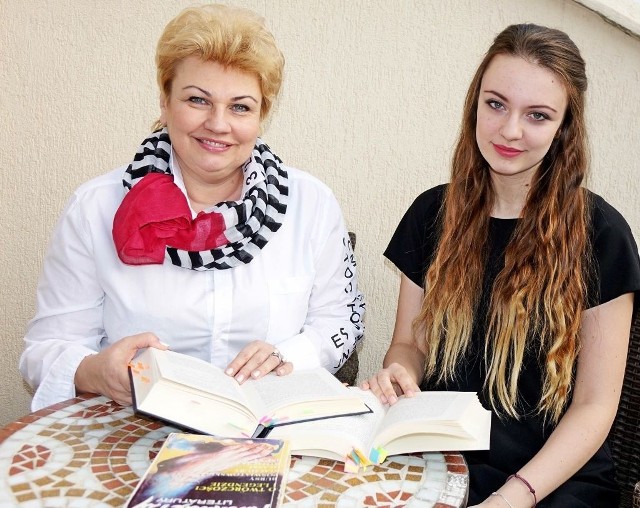 Licealistka renomowanego "Kaspra" przygotowywała się pod czujnym okiem mamy i polonistki w tej szkole - mgr Elżbiety Piniewskiej.