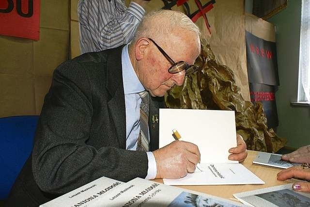 Leszek Masłowski opublikował swoje wspomnienia w książce „Zraniona młodość”