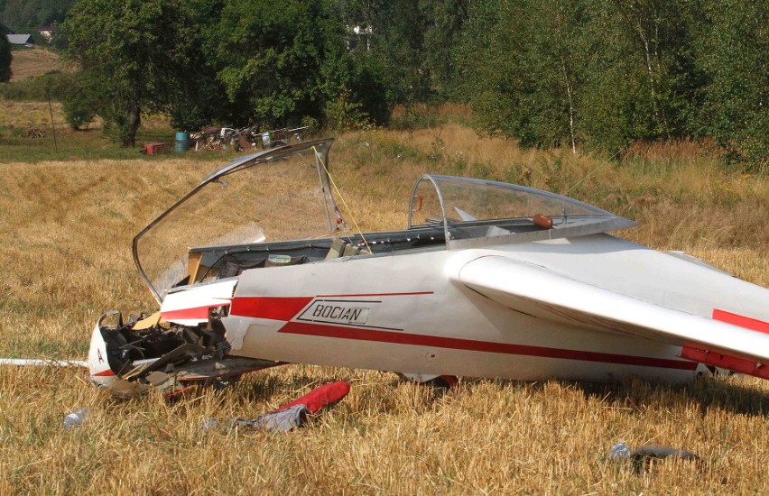 Katastrofa szybowca w Masłowie! Spadł podczas podchodzenia do lądowania