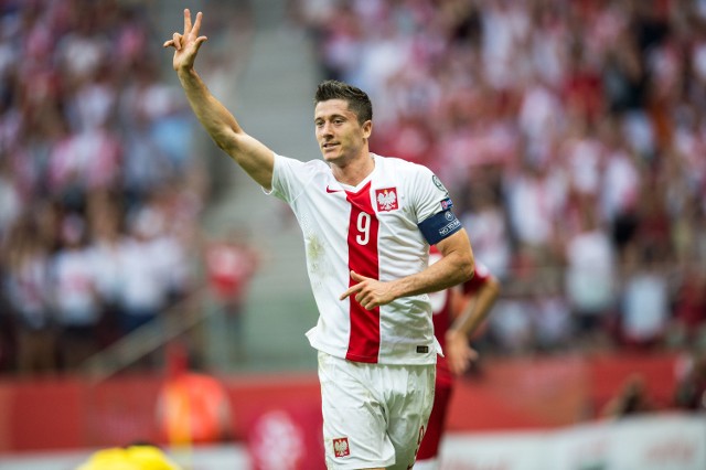 Robert Lewandowski znowu ustrzelił w reprezentacji Polski hat tricka. Poprzednio 3 gole strzelił w meczu eliminacyjnym do Euro 2016 przeciwko Gruzji