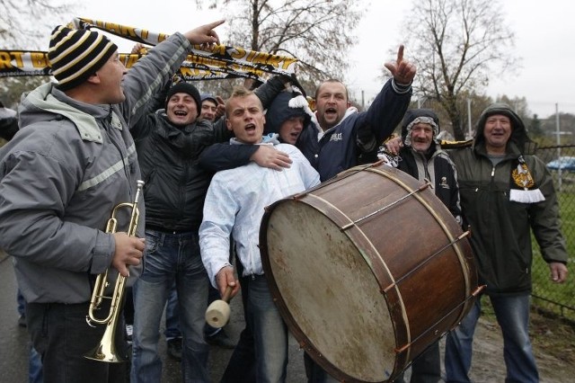 Kibice Startu Borek Stary głośno dopingowali swój zespół w derbach z Wenecjanką Lecka.