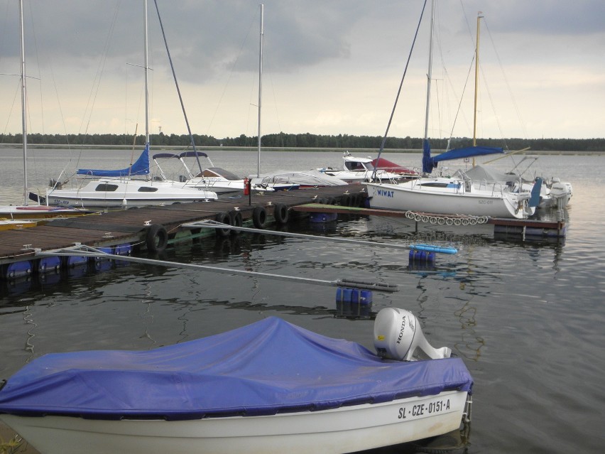 Podczas dnia otwartego Mariny Poraj można sprawdzić się w...