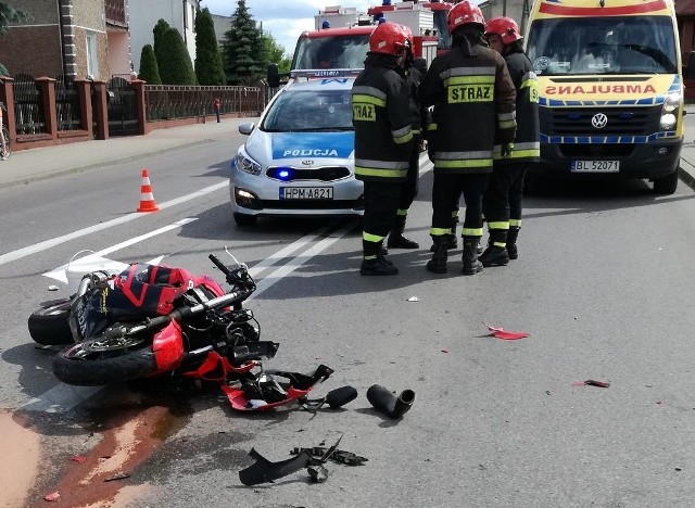 Kierowca jednego z jednośladów wypadku nie przeżył, natomiast 3 kolejne osoby doznały poważnych obrażeń ciała.