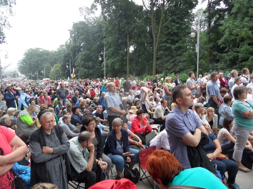 Częstochowa ŚDM 2016. Z każdą minutą przybywa pielgrzymów