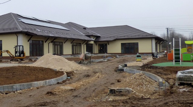 Budowa nowego przedszkola na Radziwiłłówce w Pacanowie rozpoczęła się w grudniu 2017 roku. 1 czerwca 2019 roku - uroczyste otwarcie.