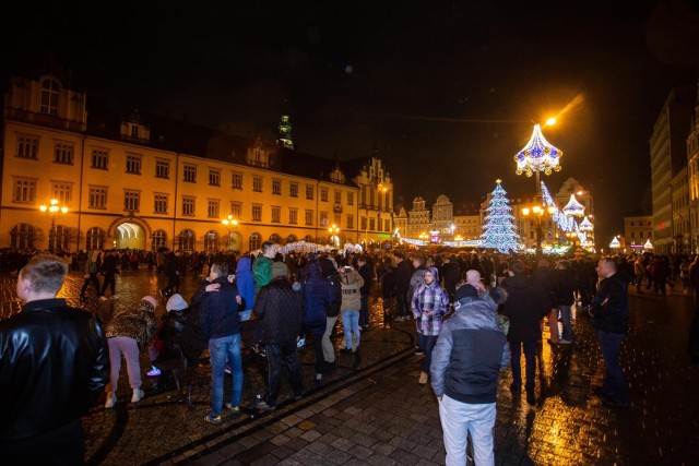 Bawicie się w sylwestrową noc z użyciem petard i fajerwerków?