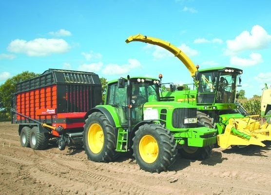 Wieś się zmienia. Ubywa też gospodarstw rolnychPodlascy rolnicy systematycznie inwestują w nowe maszyny