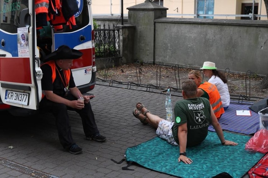 Krakowska pielgrzymka na Jasną Górę już na półmetku [GALERIA] 