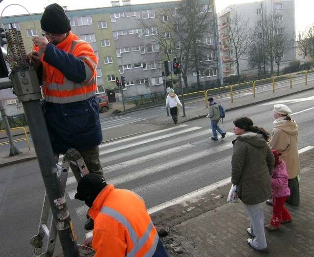 Naprawa uszkodzonego przycisku.