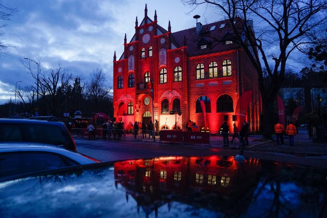 Gdańsk: Ratusz Oruński zmienił się nie do poznania! W środku działa już biblioteka!