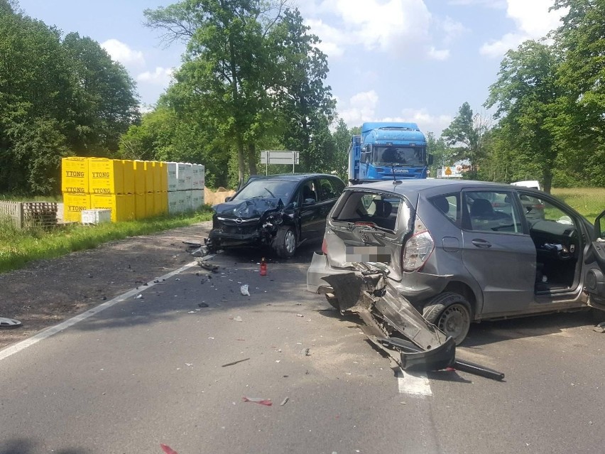 Protasy. Kolizja trzech aut na trasie Białystok-Zabłudów. Jedna osoba jest poszkodowana (zdjęcia)
